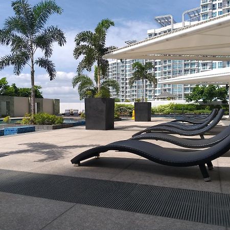Mactan Newtown With Sun Set And Garden View Aparthotel Cebu Exterior photo