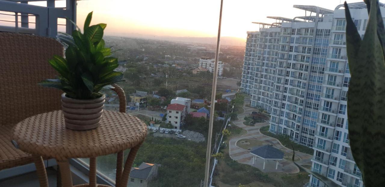 Mactan Newtown With Sun Set And Garden View Aparthotel Cebu Exterior photo