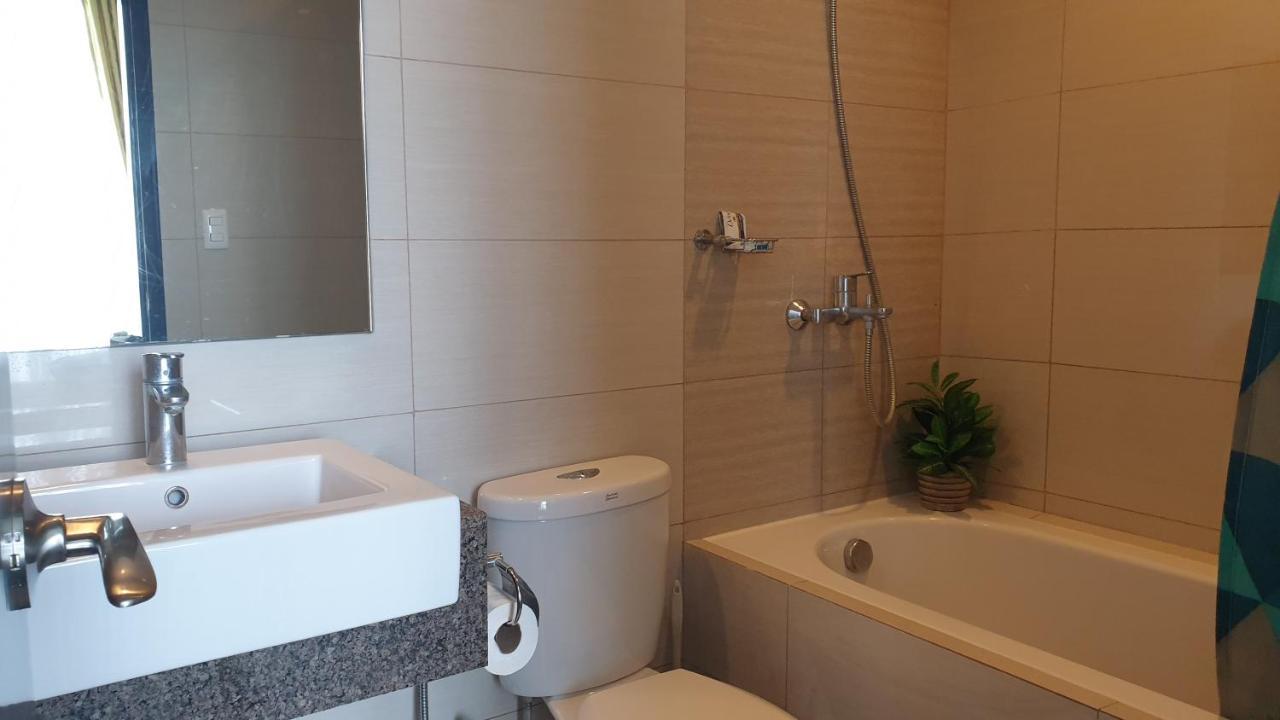Mactan Newtown With Sun Set And Garden View Aparthotel Cebu Exterior photo